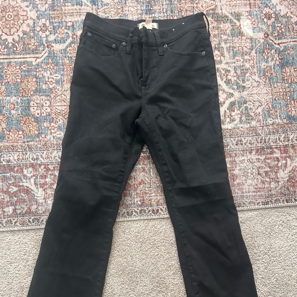 Madewell Women's Black kickout crop